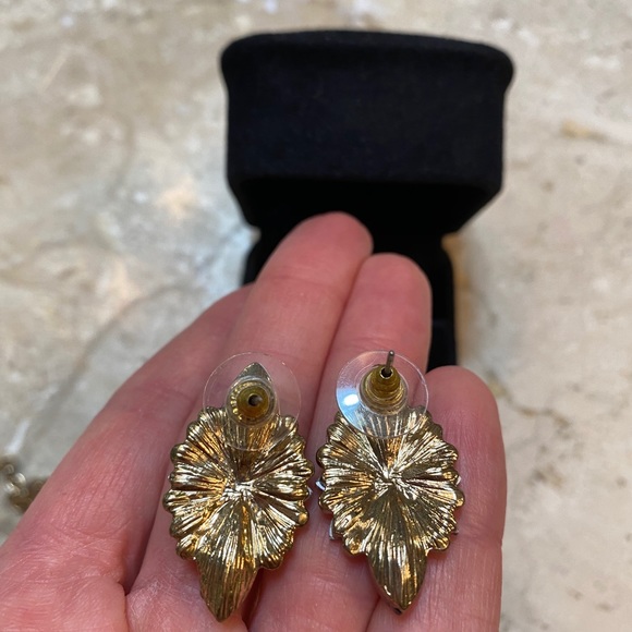 Statement earrings - Picture 3 of 3